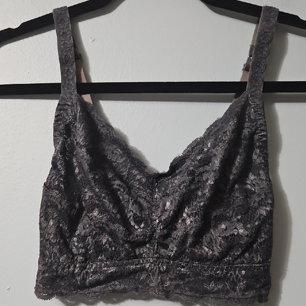 Elegant Lace Lined Bralette - Gray Padless Wireless Size S